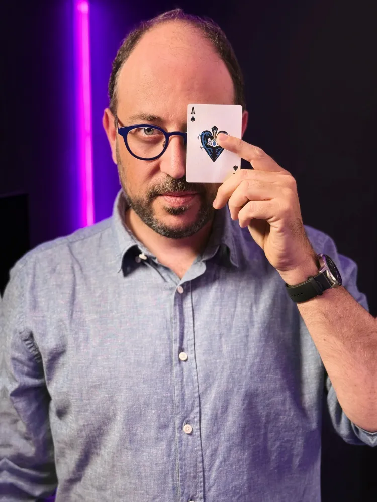 Nicolas Levi, magicien et mentaliste